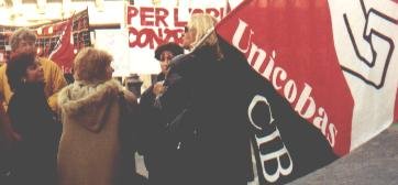 7/12/2000 L'Unicobas scuola manifesta davanti a Montecitorio contro il disordino dei cicli