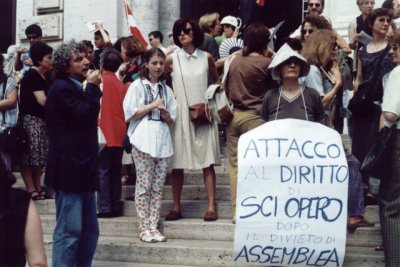13/6/2000 L'Unicobas Scuola manifesta davanti al Ministero della Pubblica Istruzione contro il piano di dimensionamento