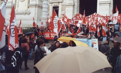 Manifestazione di Luned 12 Novembre 2001 davanti al Ministero dell'Istruzione contro la legge finanziaria