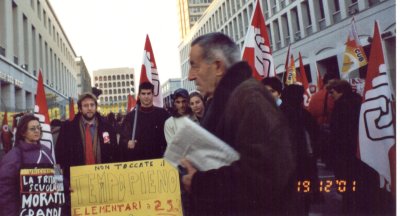 Manifestazione di Mercoled 19 Dicembre 2001 contro il pessimo progetto di riforma davanti al Palazzo dei Congressi