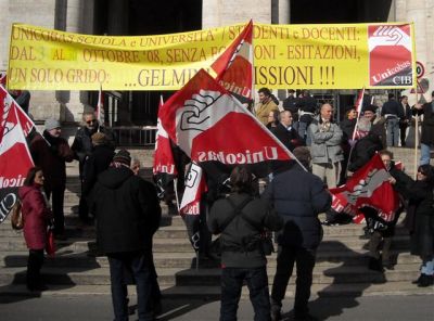 Roma - Sciopero di Venerd 13 febbraio 2009 contro i pesanti tagli agli organici (130000 posti di lavoro in meno)